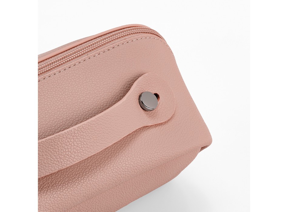 Macao Toiletry Bag